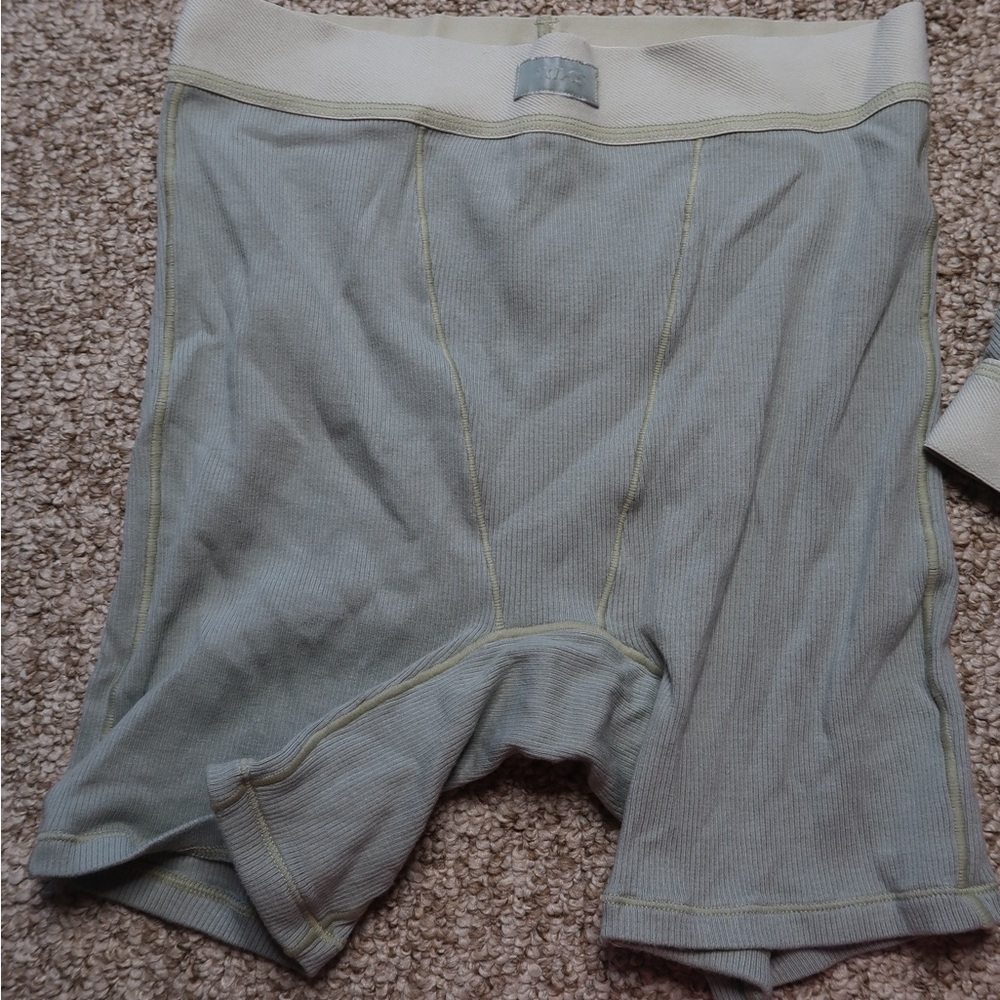 Skims “mineral” bralette and short set - Picture 4 of 6